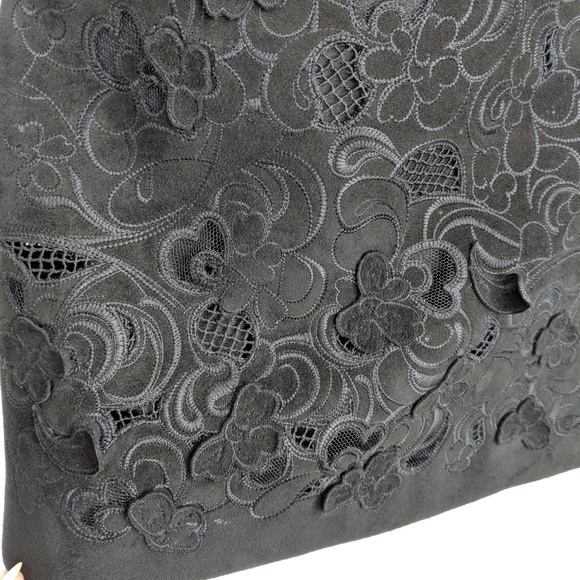 Black SUEDE skirt floral detail skirt XS - Picture 3 of 7